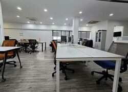 Harvey Road (D13), Office #528795991